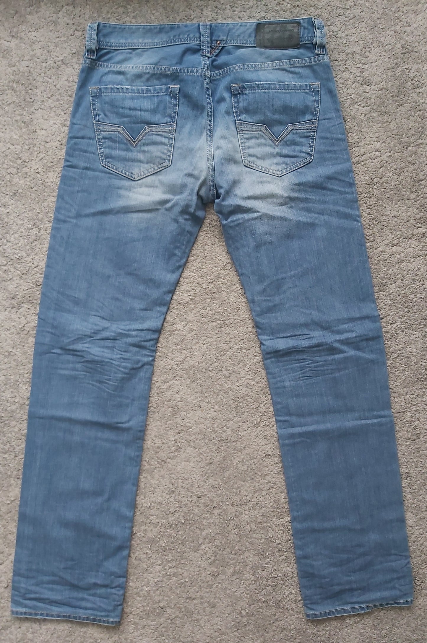 Diesel Herren Jeans Larkee 0842P Regular Straight Neu