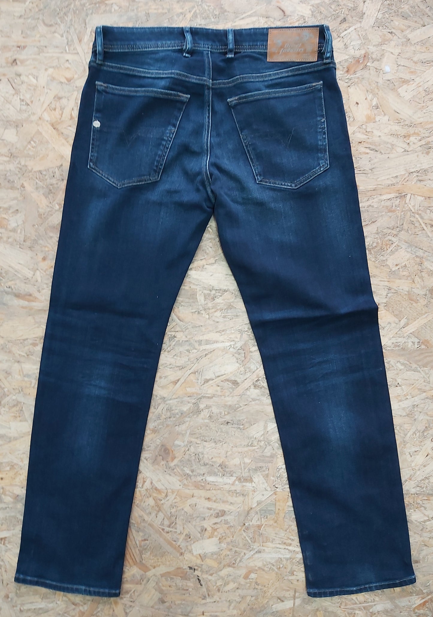 Diesel Herren Jeans Waykee R860L Regular Straight Stretch NEU