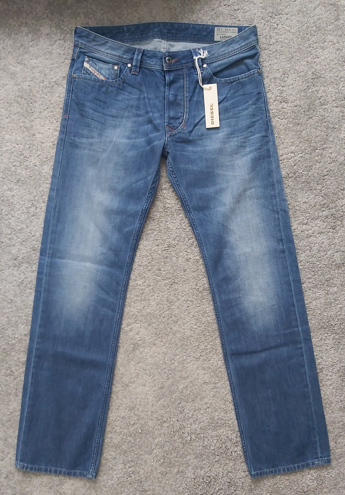 Diesel Herren Jeans Larkee 0R83P Regular Straight Neu