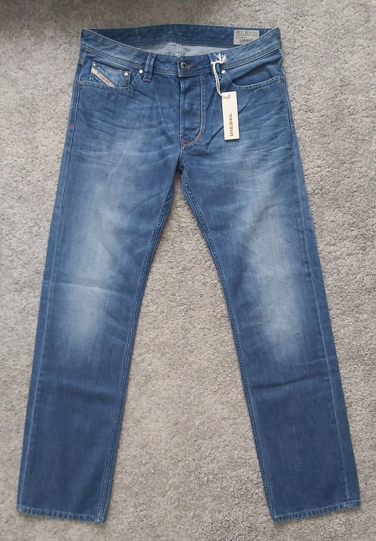 Diesel Herren Jeans Larkee 0R83P Regular Straight Neu