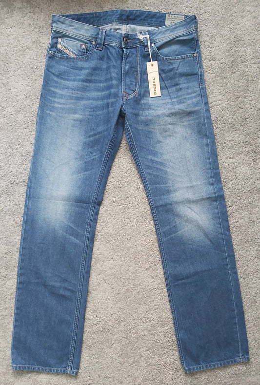 Diesel Herren Jeans Larkee 0842P Regular Straight Neu