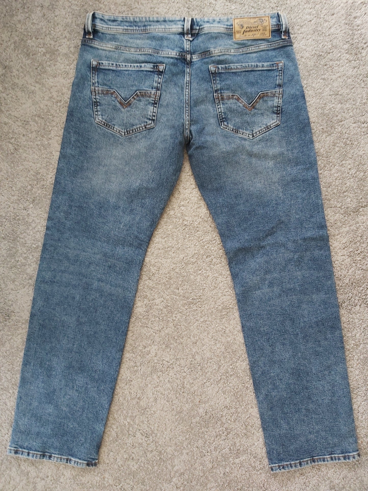 Diesel Herren Jeans Larkee RM011 Blau Regular Straight Stretch Neu