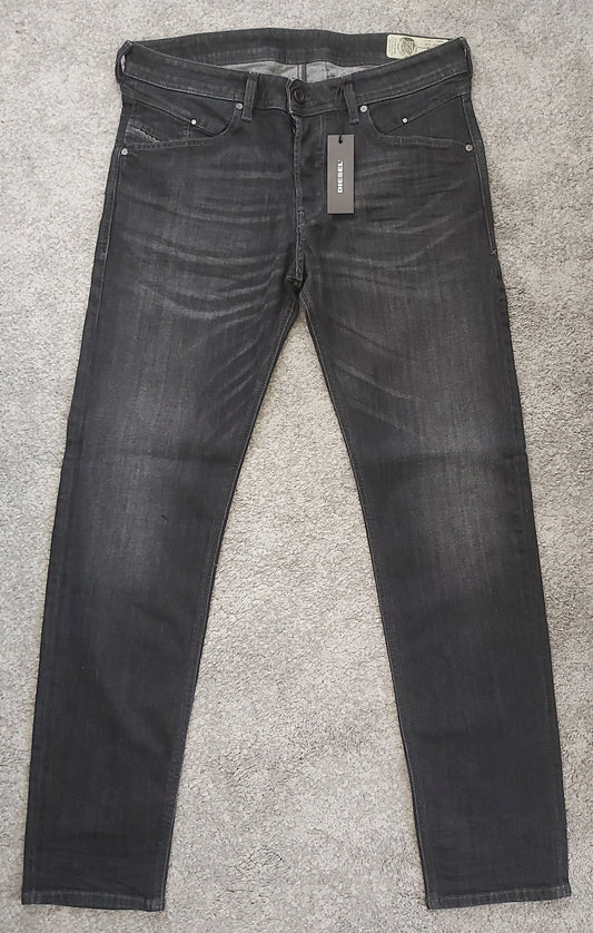 Diesel Herren Jeans Belter-R R8AM7 Schwarz Regular Slim Tapered Stretch Neu